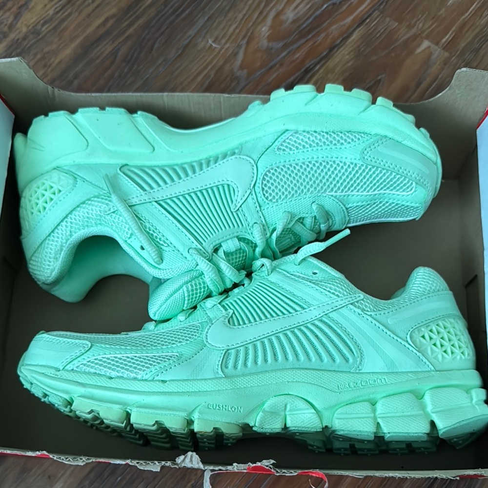 Nike Green Athletic Shoes with Mesh Upper and Chunky Outsole